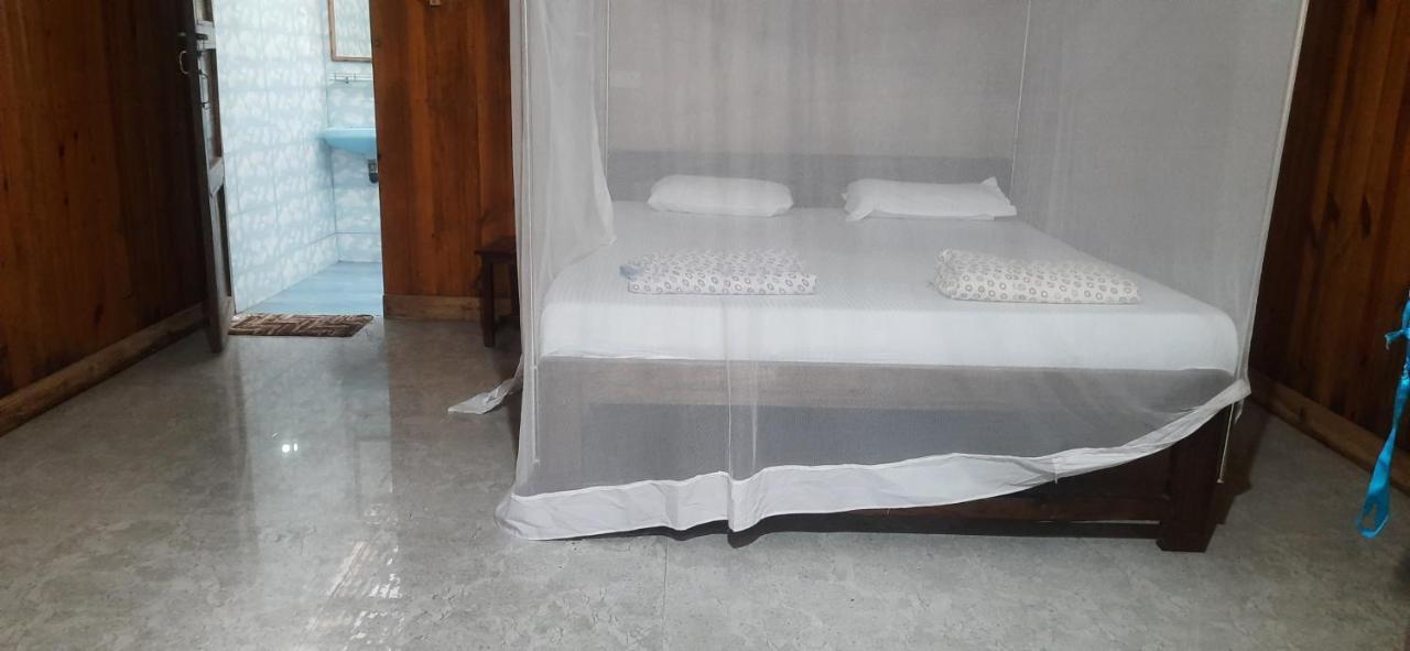 Fernandes Bar And Restaurant Bed & Breakfast Canacona Bagian luar foto